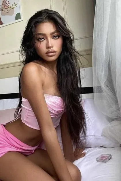 Dina escort profile in Brindisi